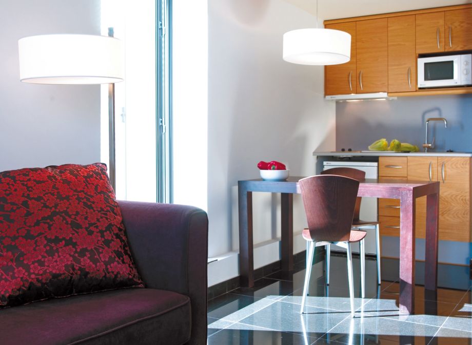 Aparthotel-Hesperia-Fira-Suites-Barcelona