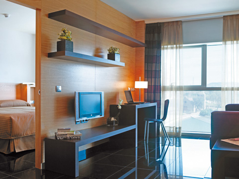 hesperia-fira-suites-apartments-barcelona